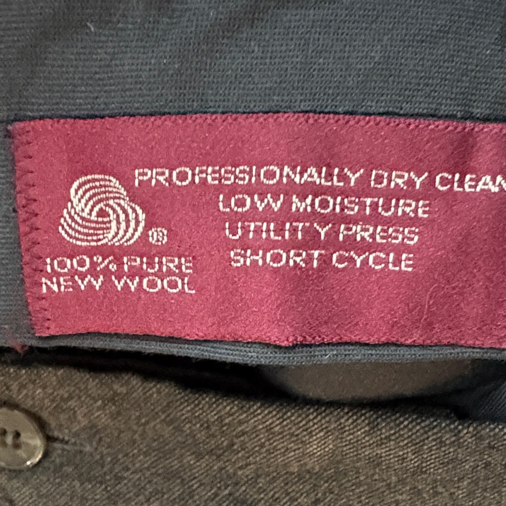 Jos. A. Bank 100% Wool Pleated Dress Pants – Dark Brown Made in Canada - Picture 3 of 9